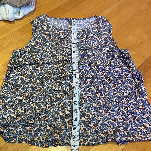 Cute Summery Blue Floral Tanktop with Scallop next and Small Front Ruffles - Picture 5 of 6
